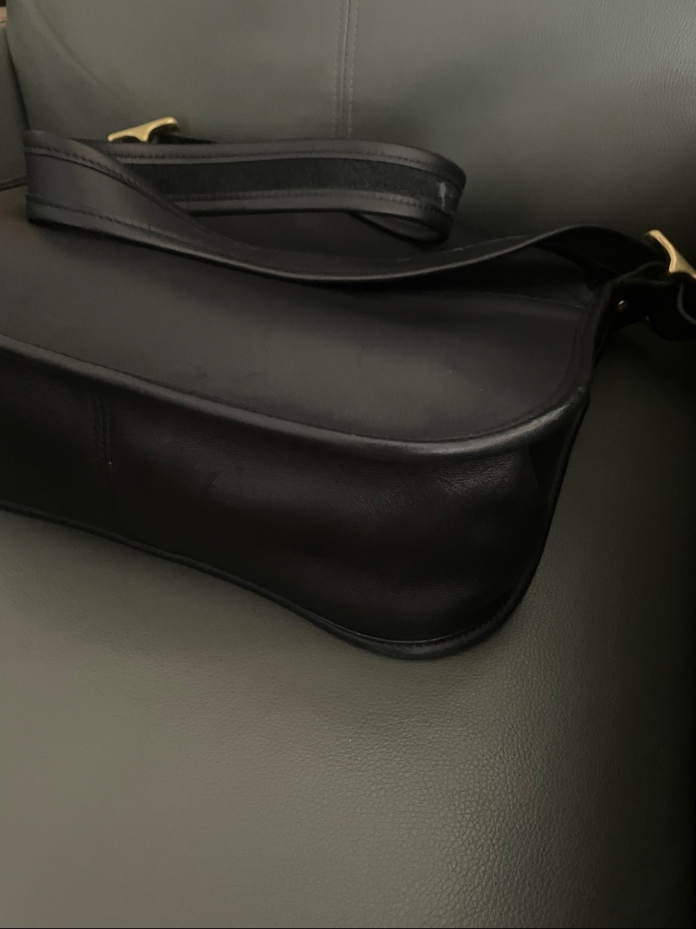 vintage black leather Coach Patricia Legacy bag with a classic flap closure and - Picture 9 of 13